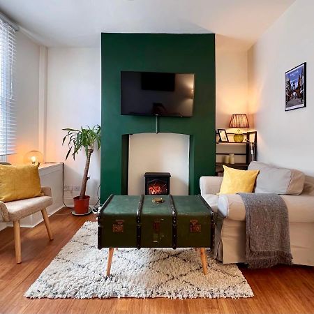 Charming Victorian Cottage Steps From Historic Chester - Free Parking Zewnętrze zdjęcie