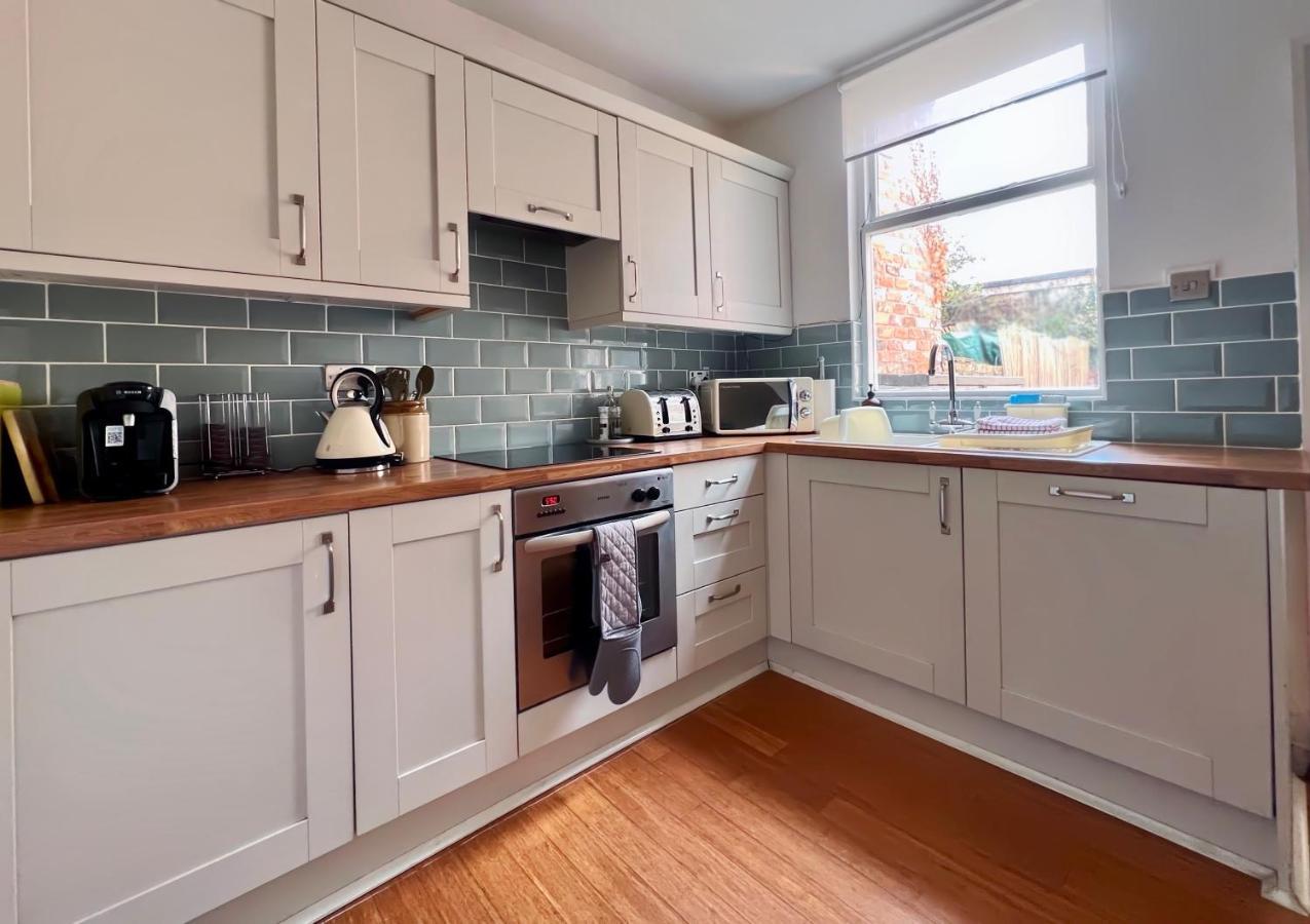 Charming Victorian Cottage Steps From Historic Chester - Free Parking Zewnętrze zdjęcie