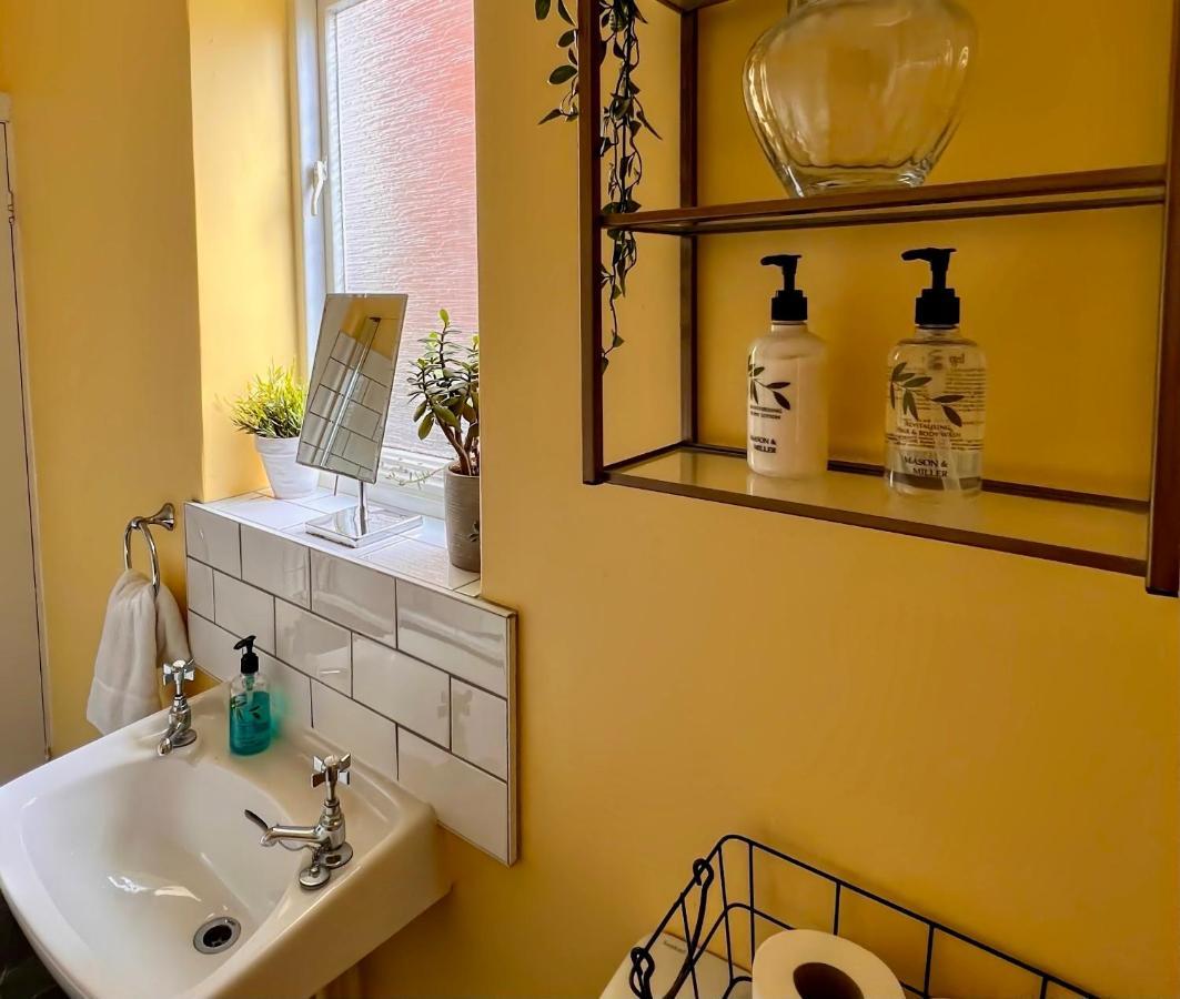 Charming Victorian Cottage Steps From Historic Chester - Free Parking Zewnętrze zdjęcie